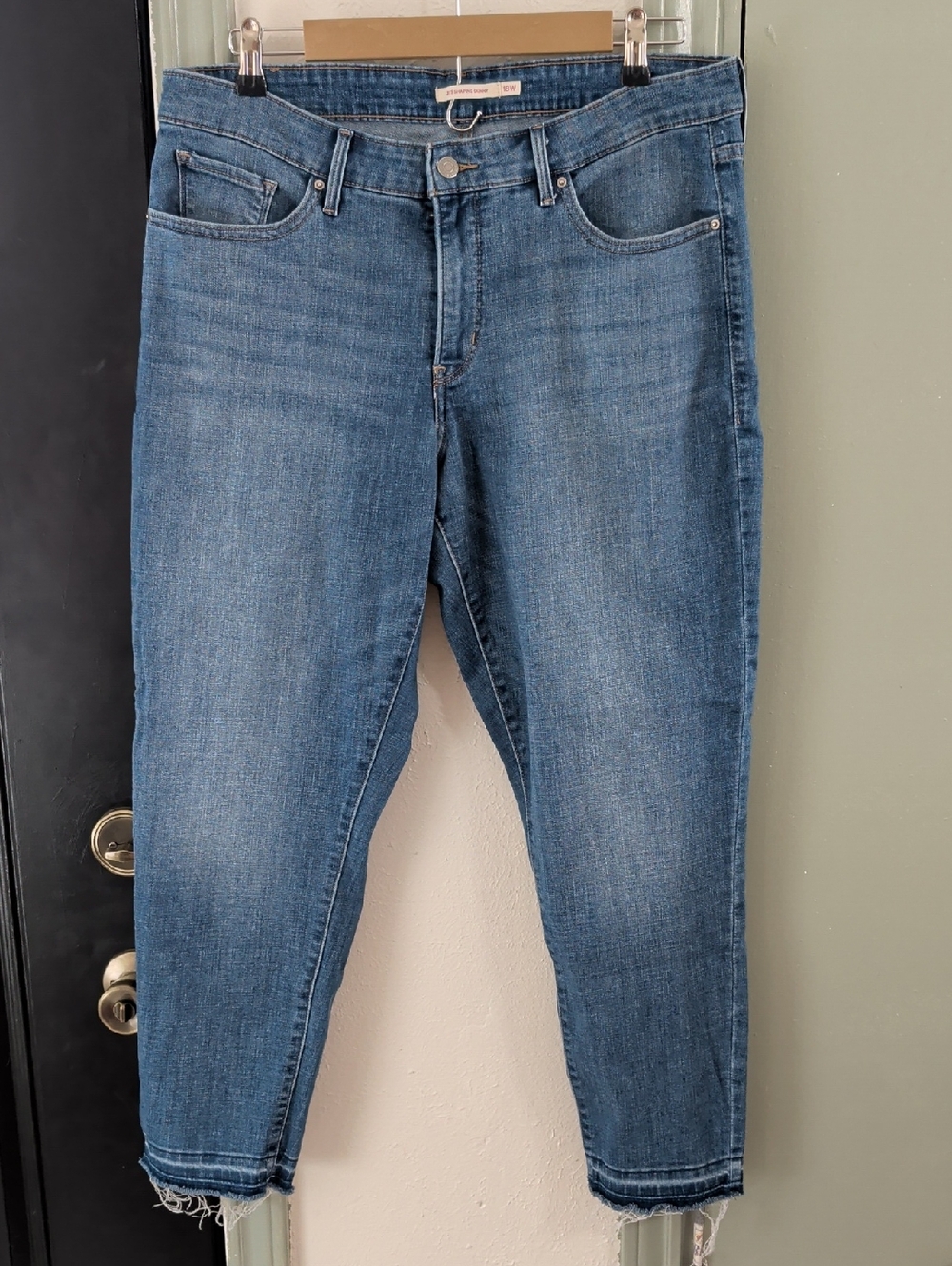 Levi's 311 Shaping Skinny Jeans in Medium Blue